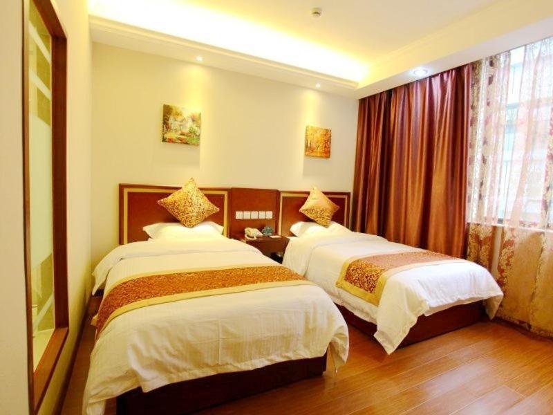 Greentree Inn Shanghai Hongqiao Metro Station Express Hotel Bagian luar foto